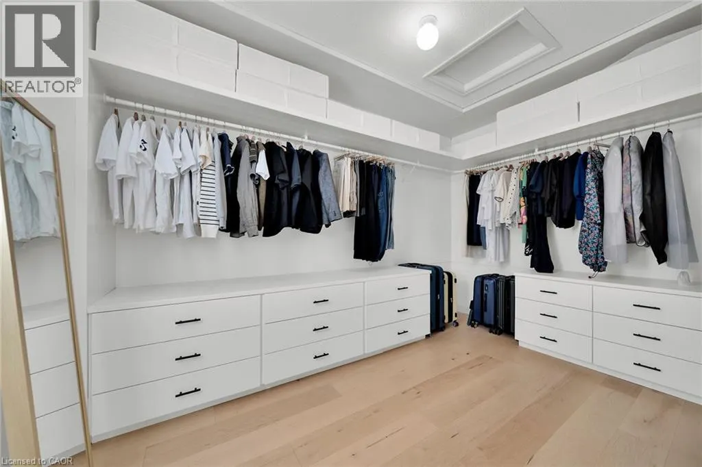 48 MONTREAL Circle