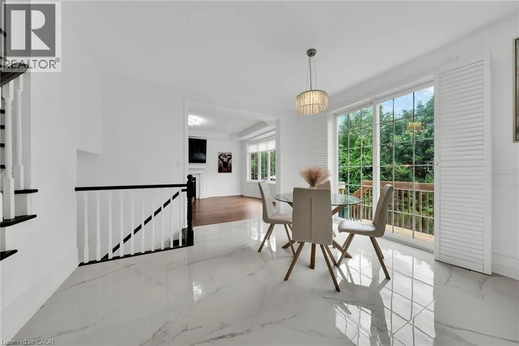48 MONTREAL Circle