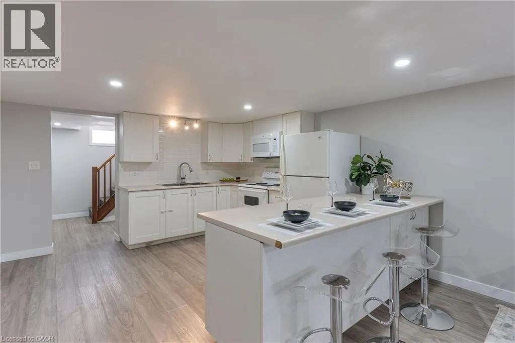82 SOUTHMOOR Drive