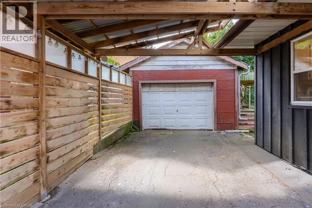 82 SOUTHMOOR Drive
