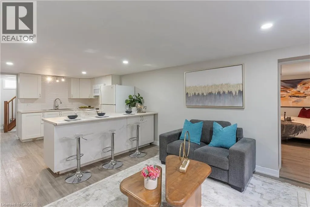82 SOUTHMOOR Drive