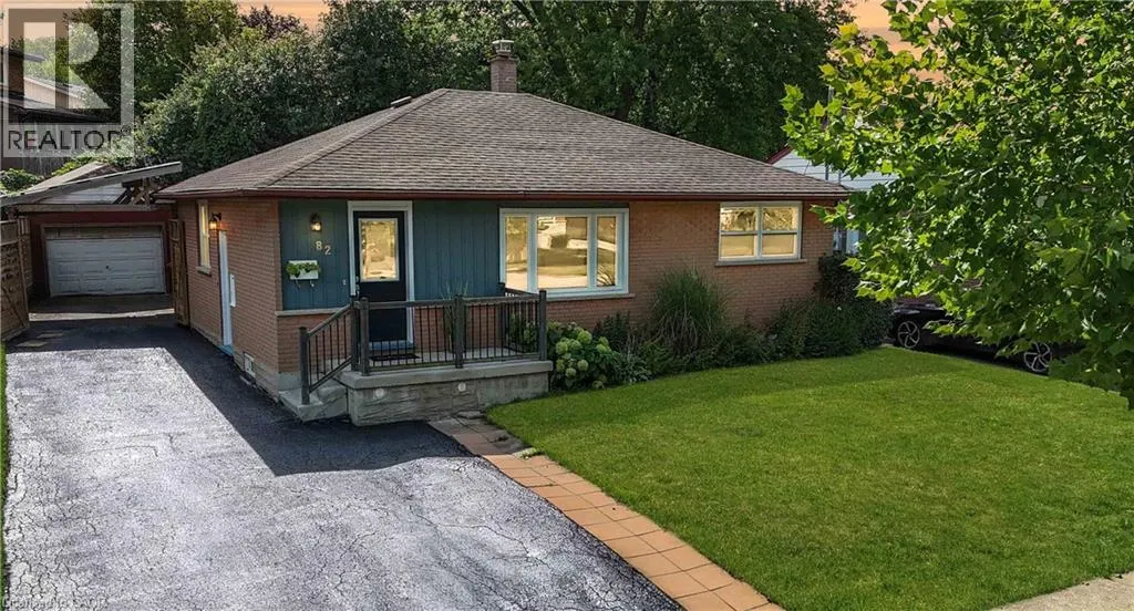 82 SOUTHMOOR Drive