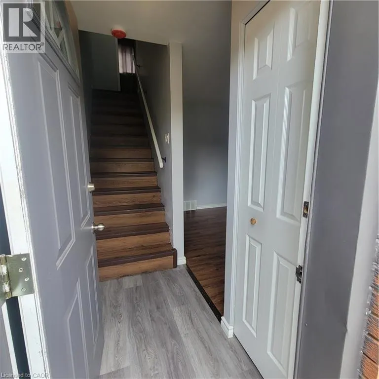 809 WALTER Street Unit# B, #B