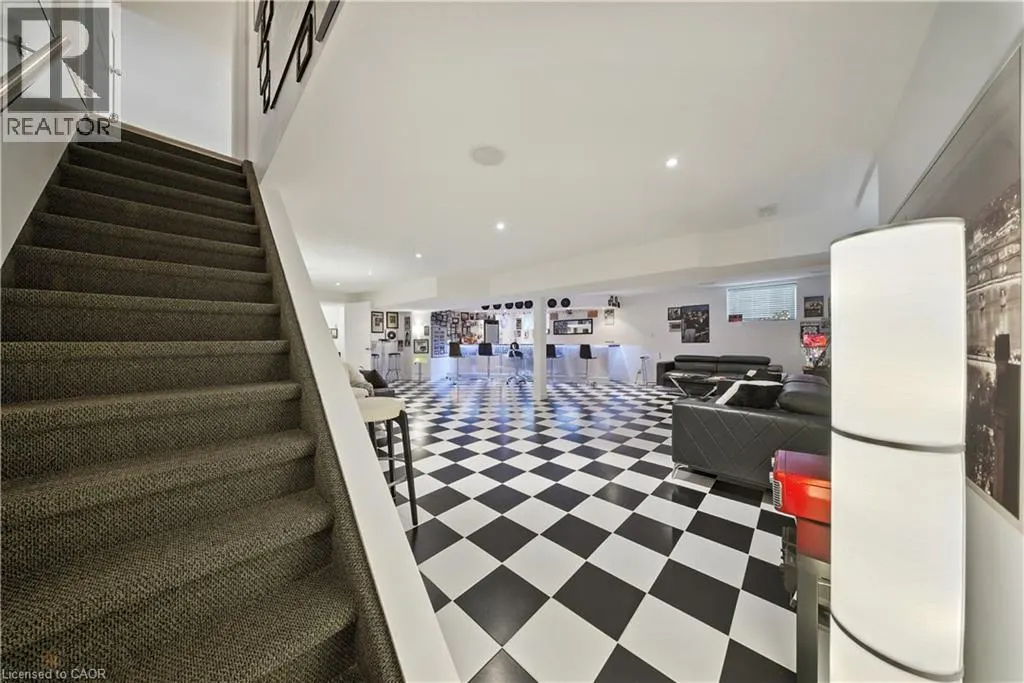 257 DONLY Drive S