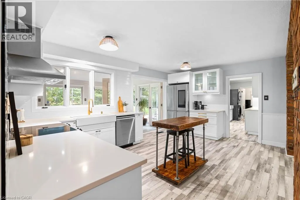 296 EDGEHILL Drive