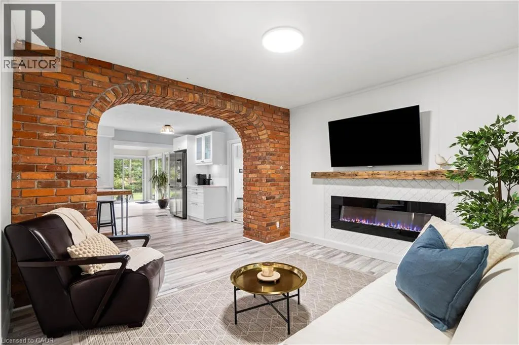 296 EDGEHILL Drive