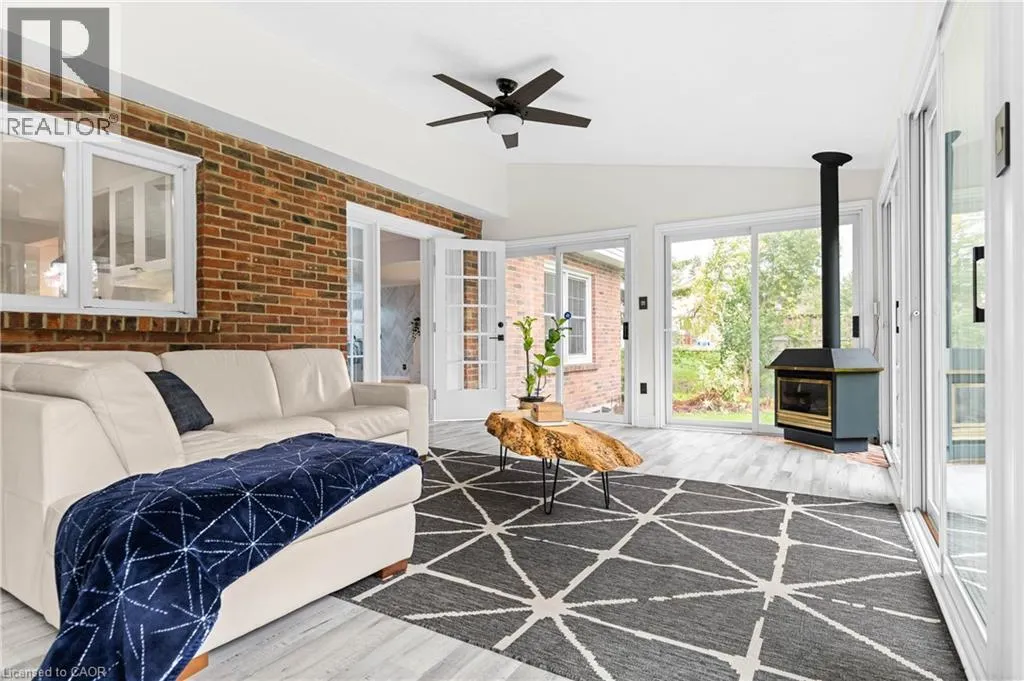 296 EDGEHILL Drive
