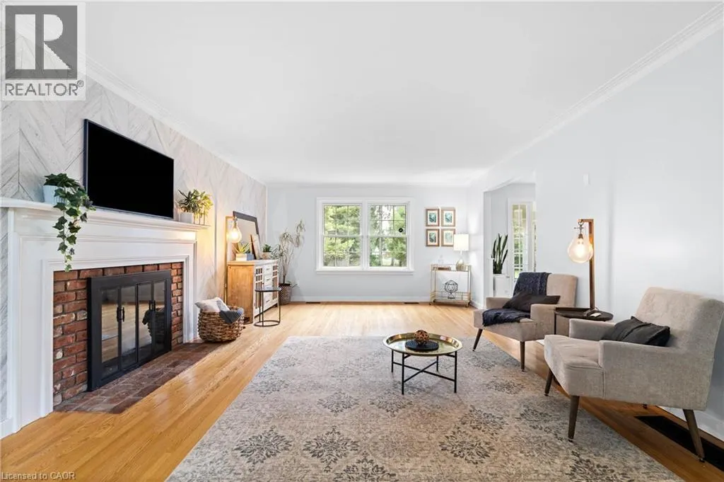 296 EDGEHILL Drive