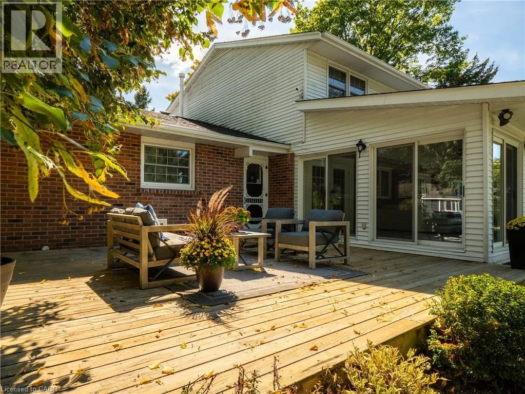 296 EDGEHILL Drive