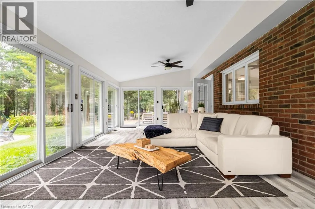 296 EDGEHILL Drive
