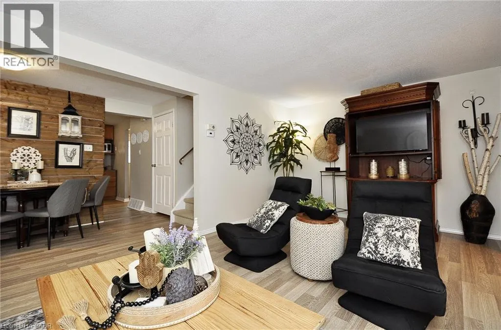 279 SANDOWNE Drive Unit# 21, #21