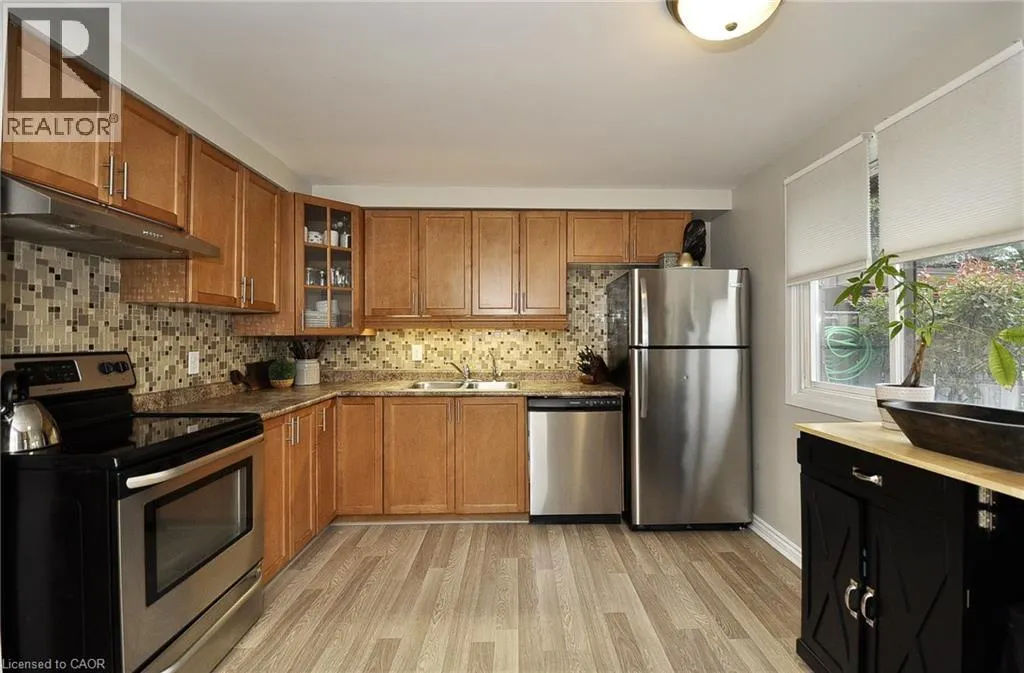 279 SANDOWNE Drive Unit# 21, #21