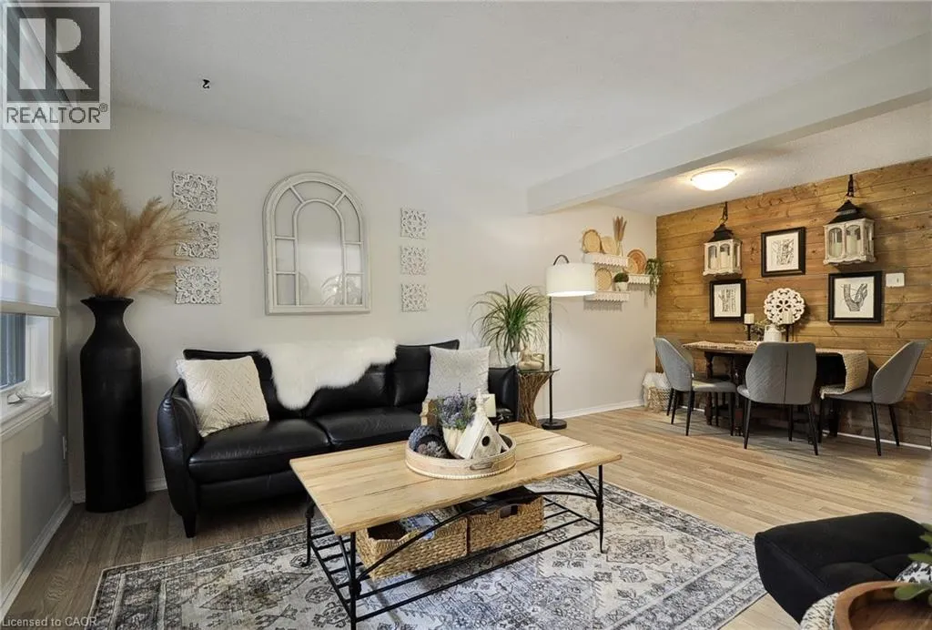 279 SANDOWNE Drive Unit# 21, #21