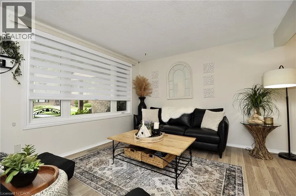279 SANDOWNE Drive Unit# 21, #21