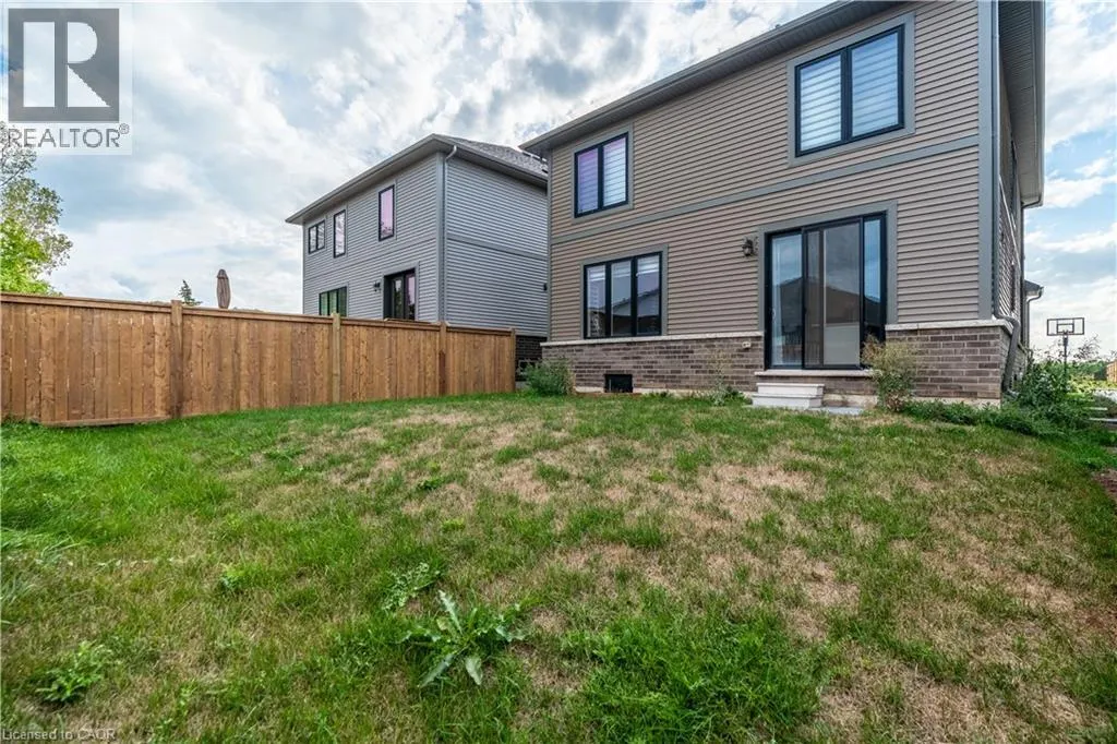 127 STARFIRE Crescent