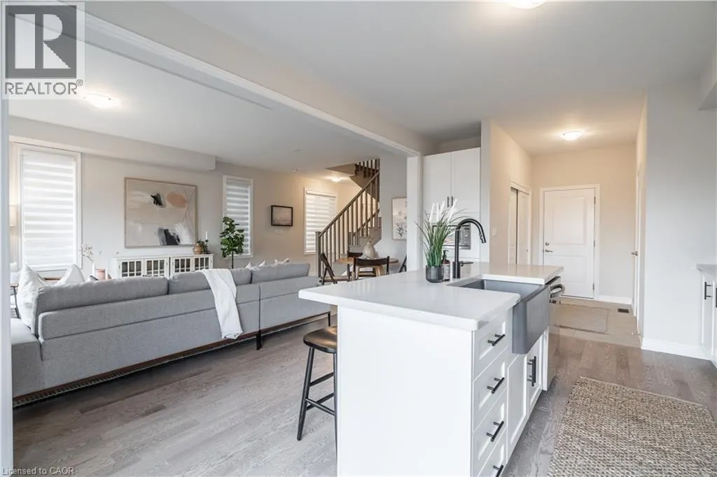 127 STARFIRE Crescent
