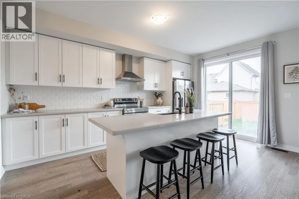 127 STARFIRE Crescent