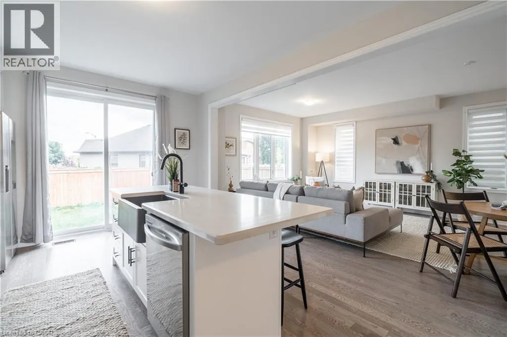 127 STARFIRE Crescent