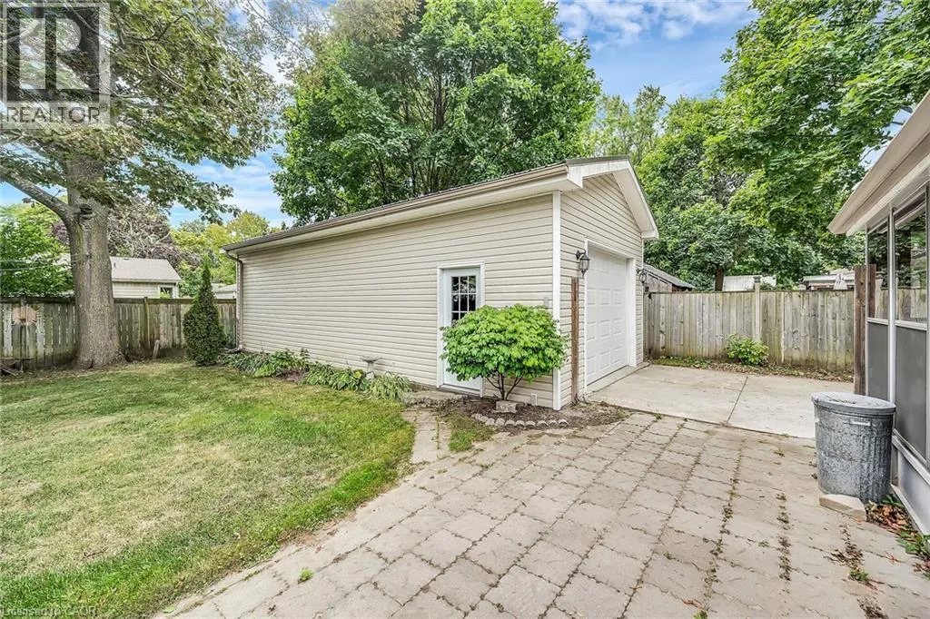 160 ELIZABETH Crescent