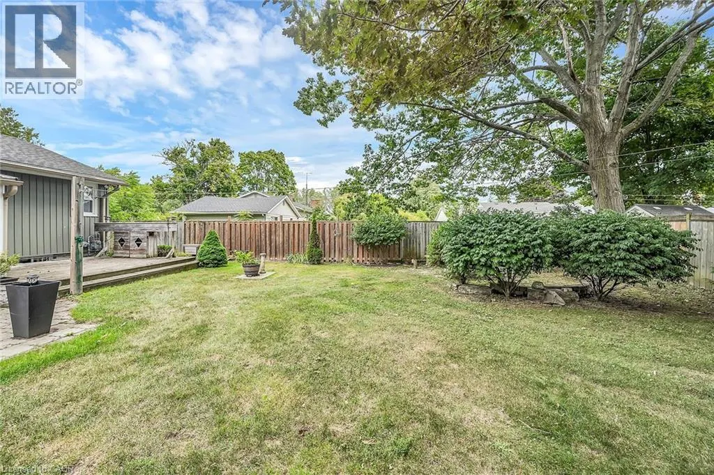 160 ELIZABETH Crescent