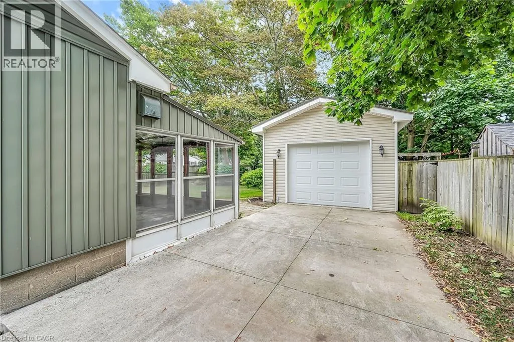 160 ELIZABETH Crescent