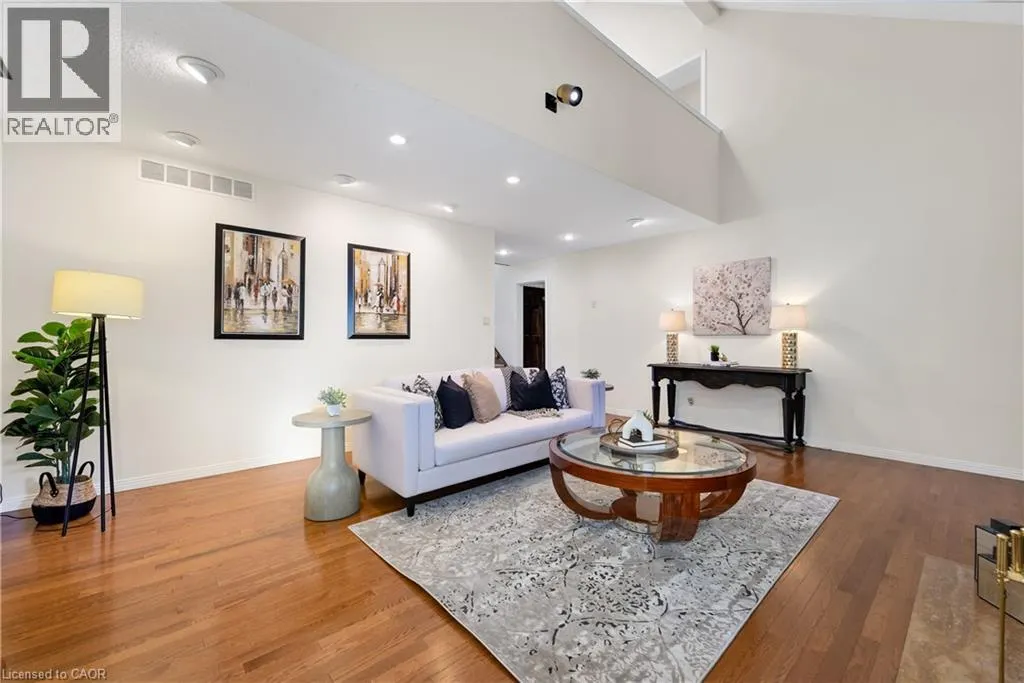 33 WALNUT Drive