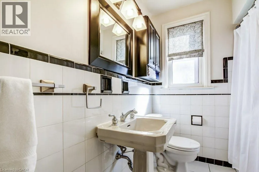 704 CENTRAL Avenue Unit# R1, #R1