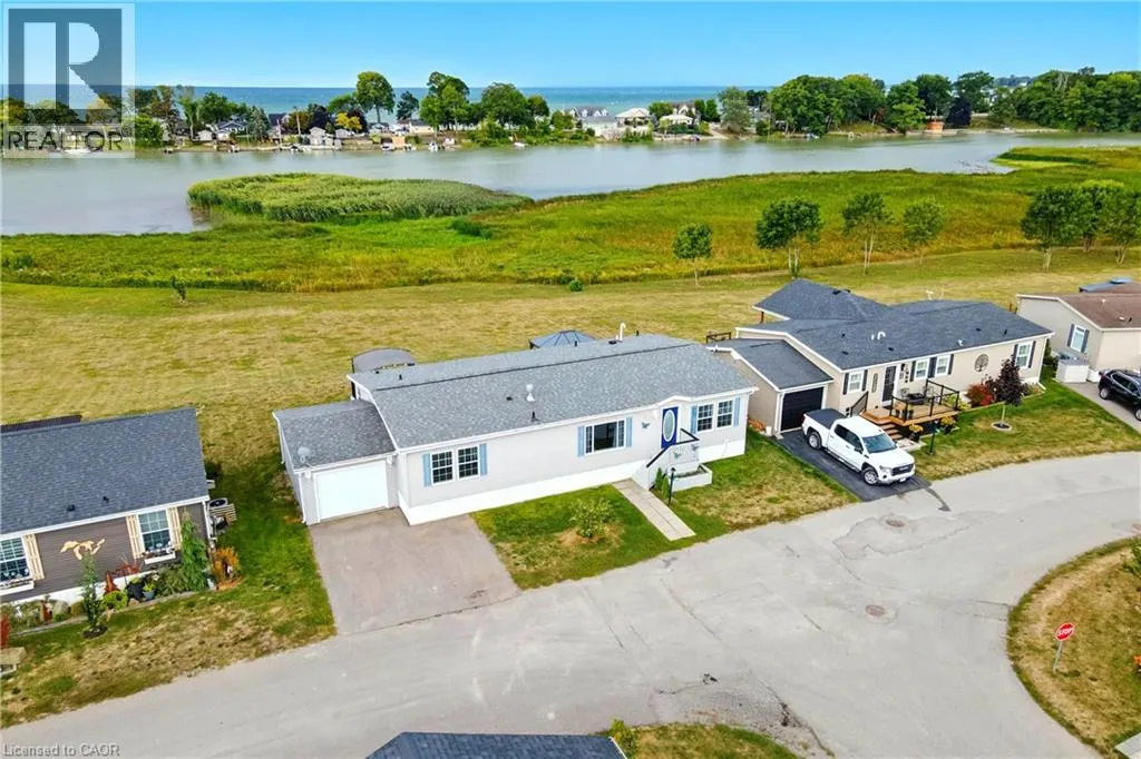 45 RIVERBEND Crescent
