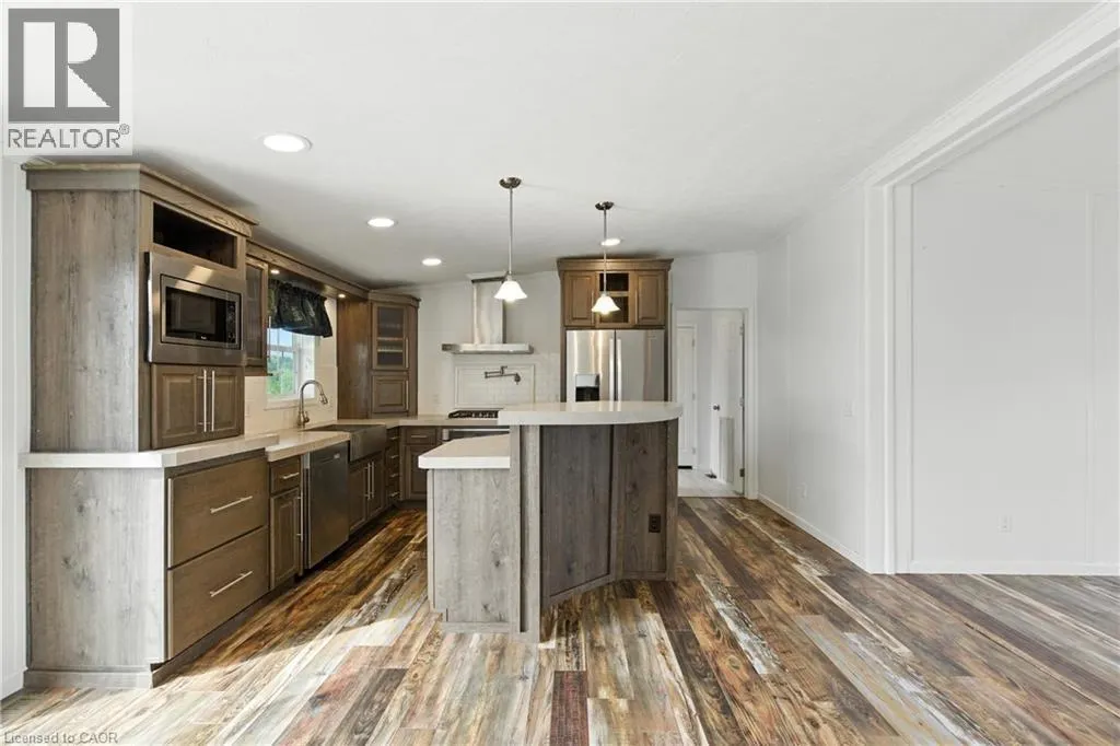 45 RIVERBEND Crescent