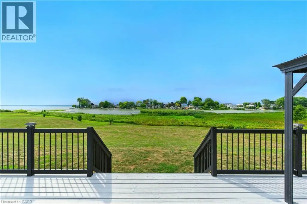 45 RIVERBEND Crescent