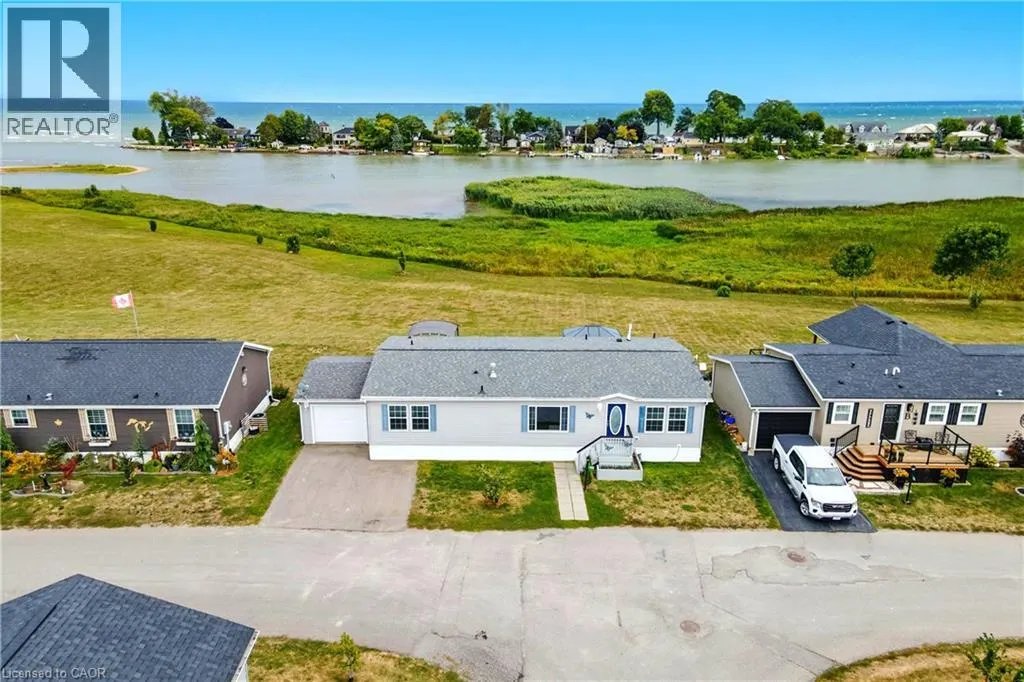 45 RIVERBEND Crescent