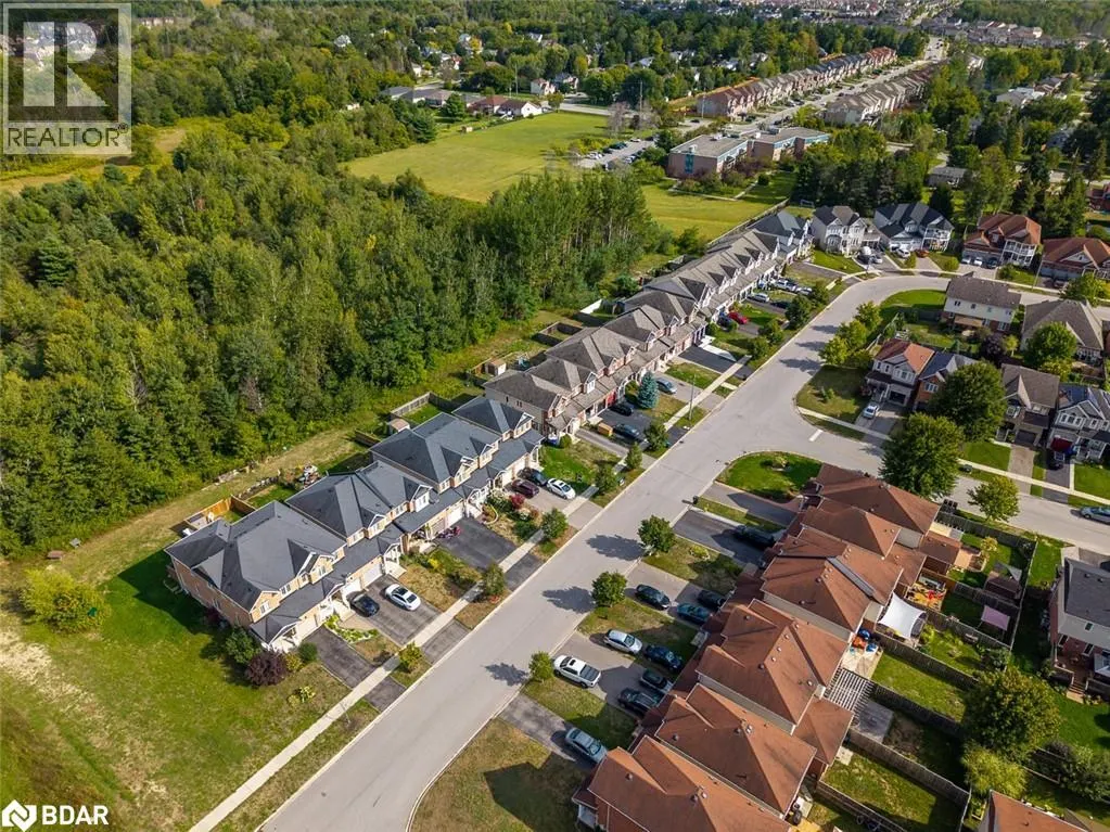105 COLLIER Crescent