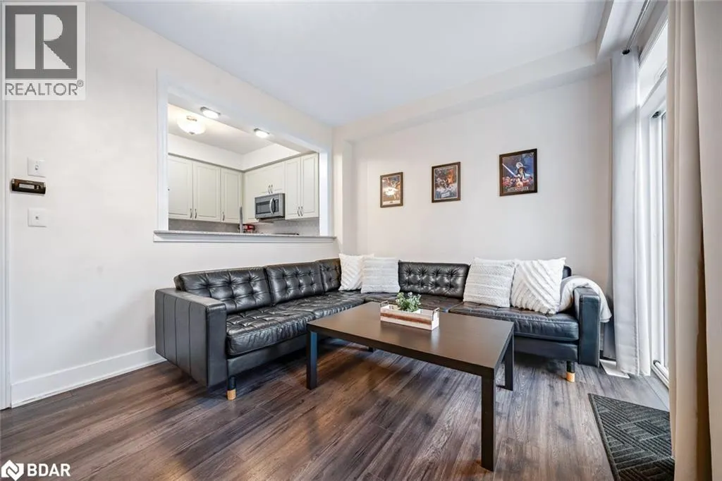 105 COLLIER Crescent
