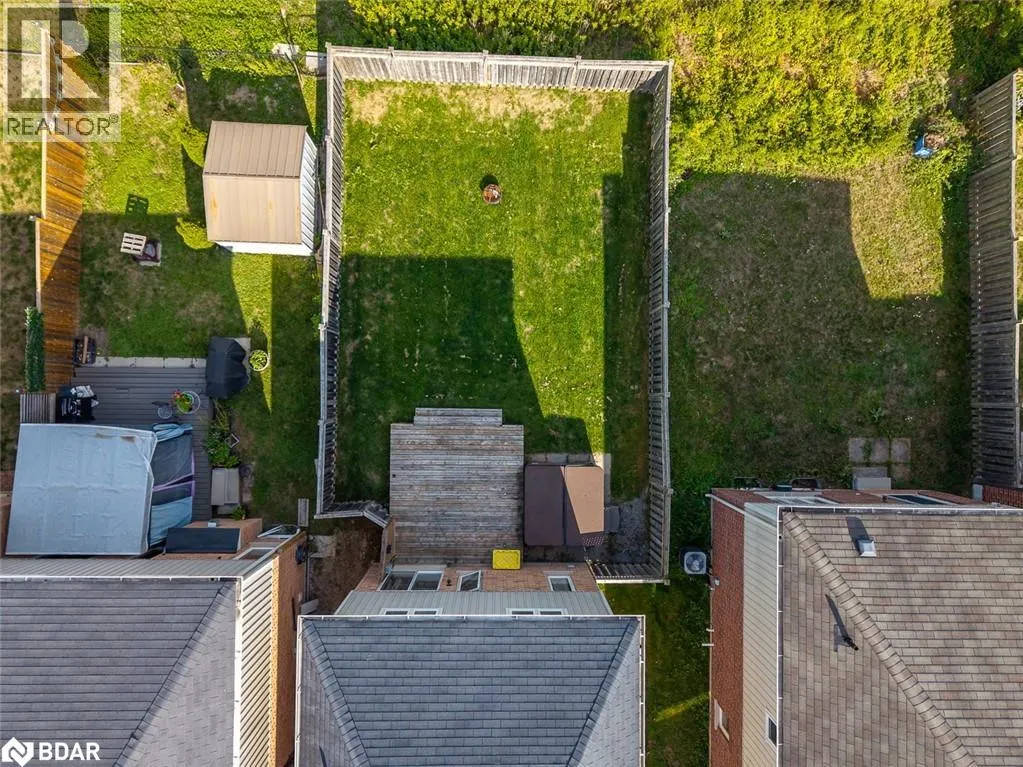 105 COLLIER Crescent