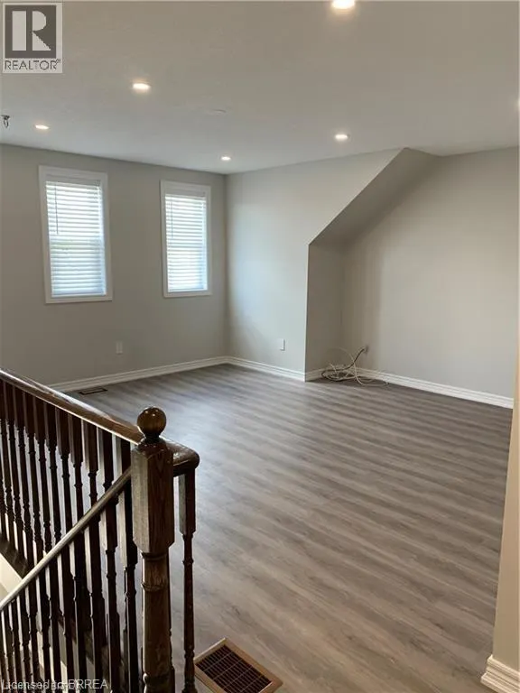 7 HOLLINRAKE Avenue