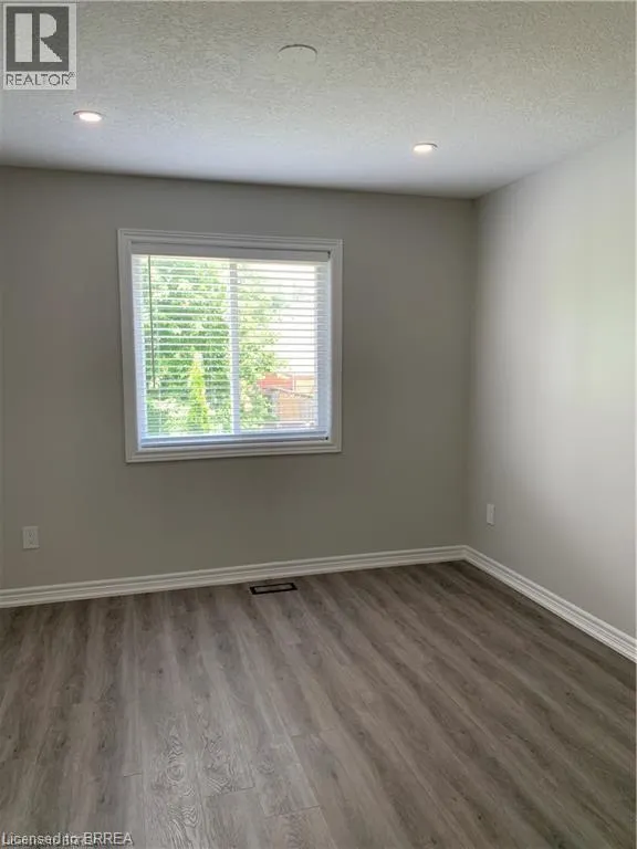 7 HOLLINRAKE Avenue
