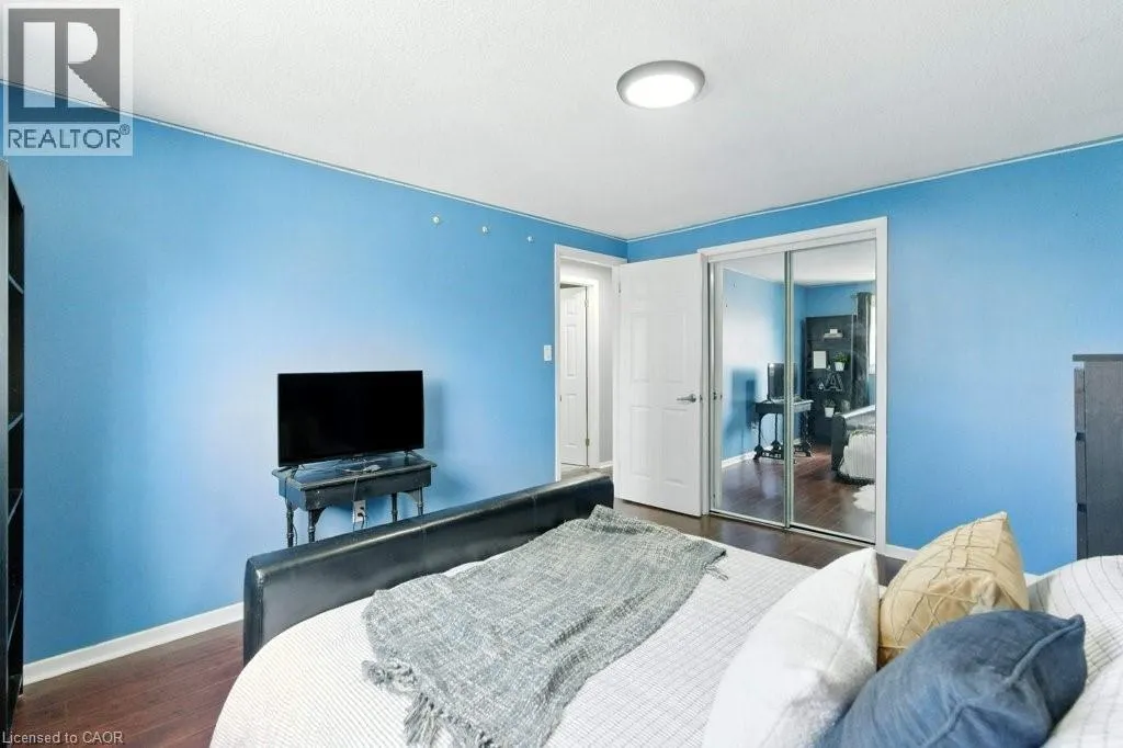 19 LAMPMAN Crescent