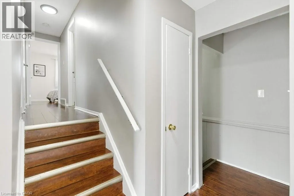 19 LAMPMAN Crescent