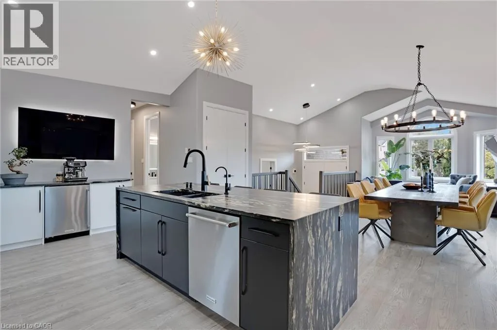 34 WOODCREST Court