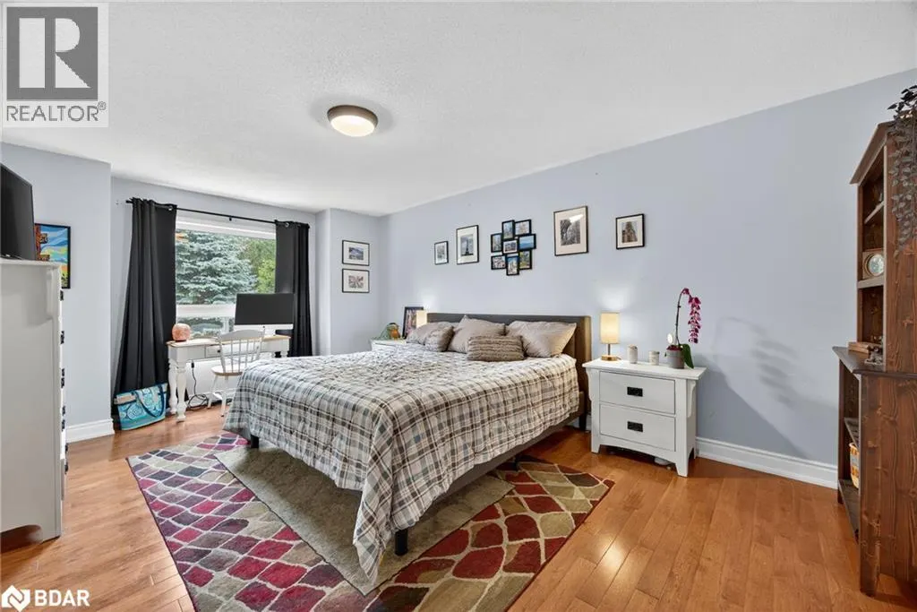11 NORTHWOOD Drive
