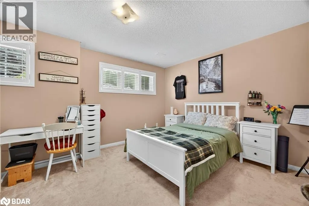 11 NORTHWOOD Drive