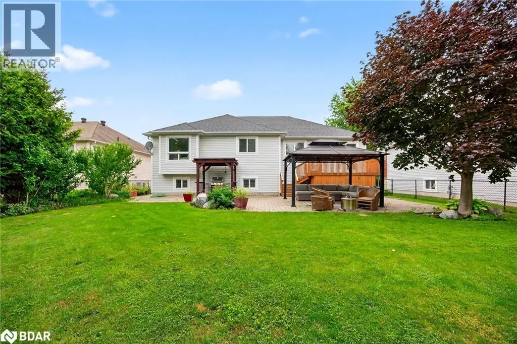 11 NORTHWOOD Drive