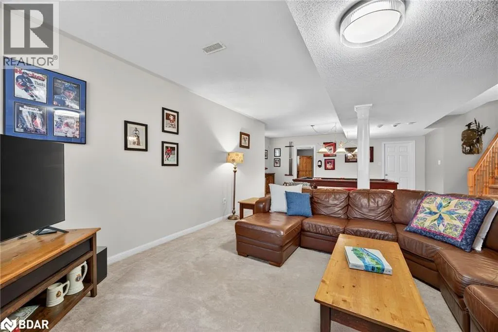 11 NORTHWOOD Drive