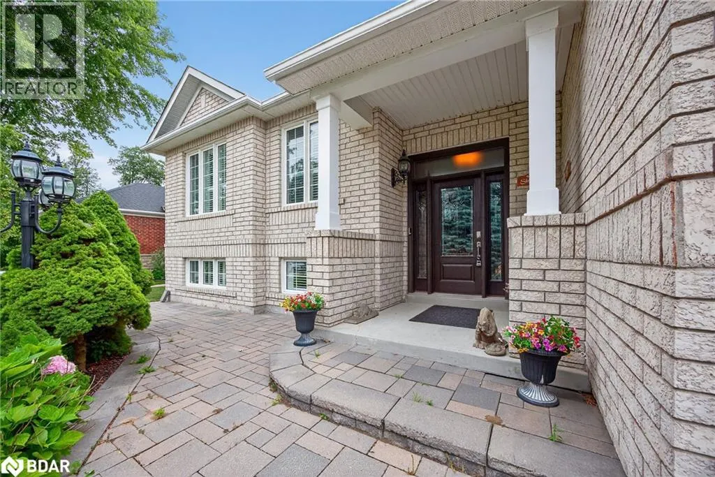 11 NORTHWOOD Drive