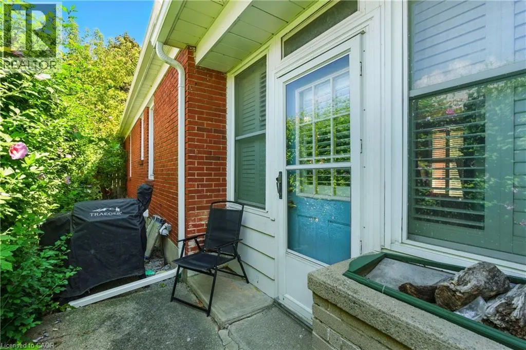 2 AVALON Place