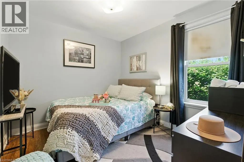 2 AVALON Place
