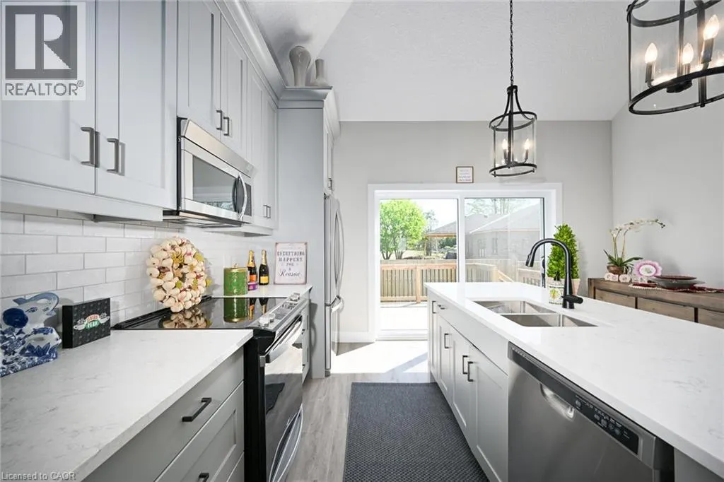744 NELSON Street W Unit# 29, #29