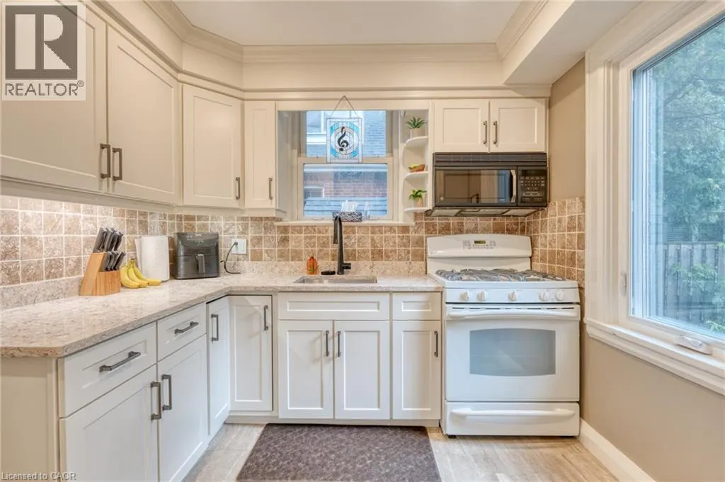 33 EAST 12TH Street