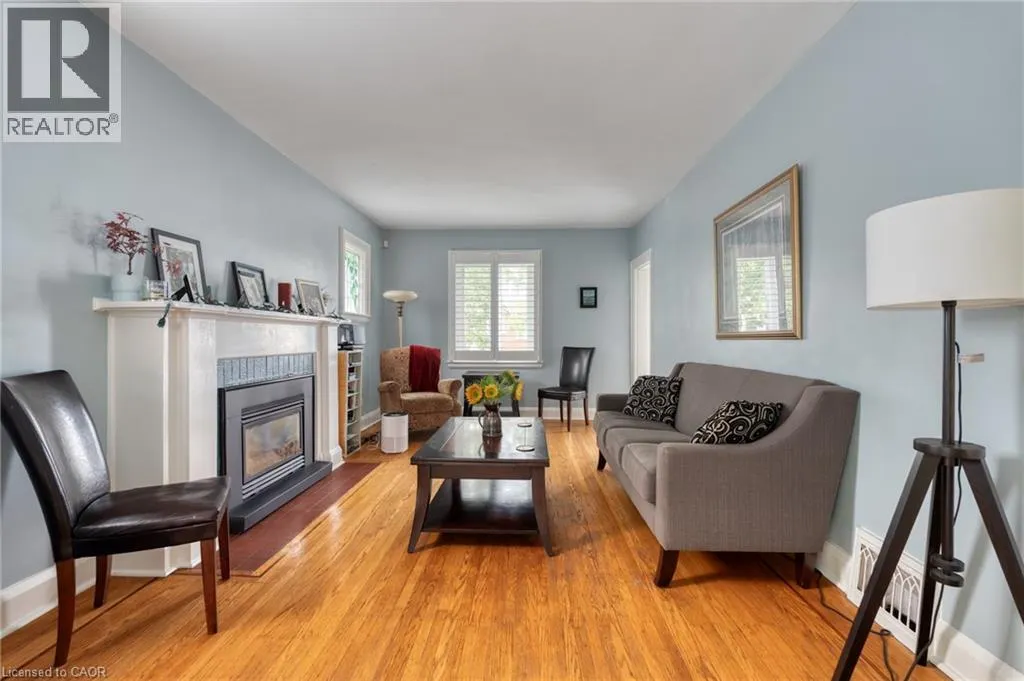 33 EAST 12TH Street