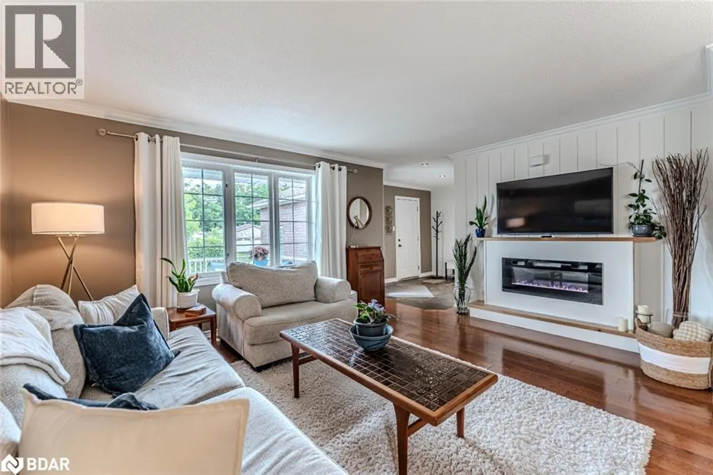95 CROMPTON Drive